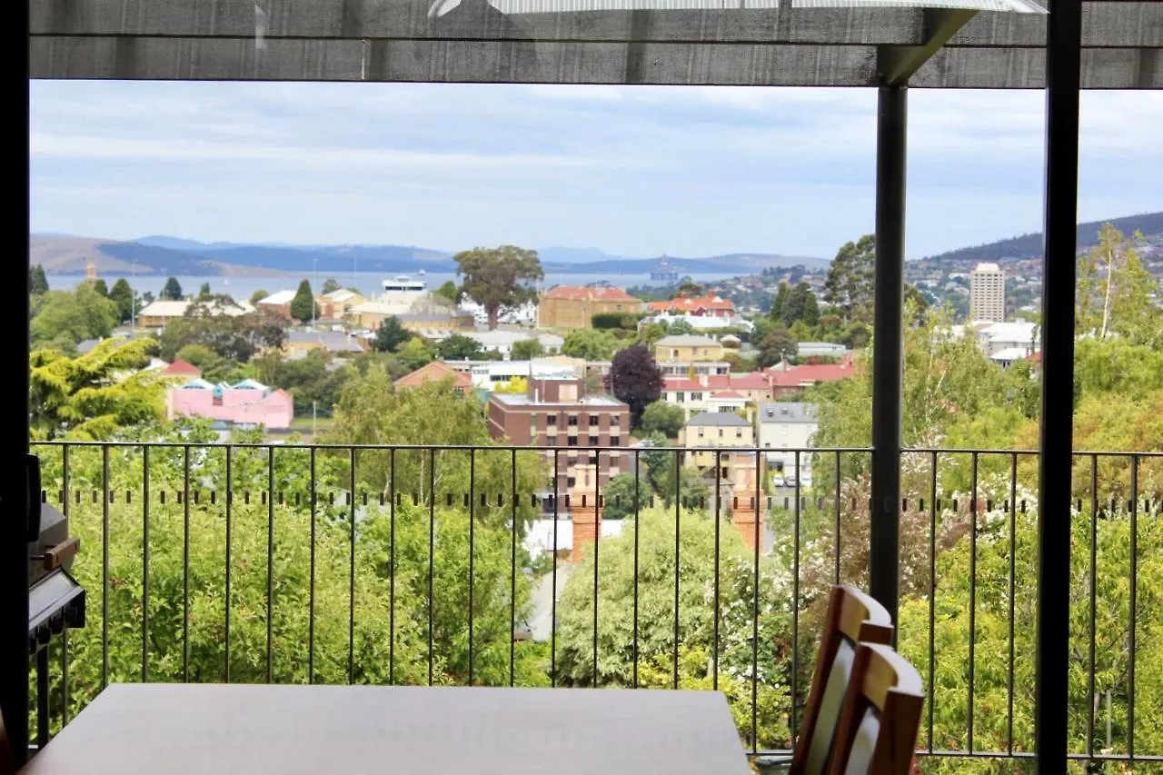 Omaroo House - Panoramic Water Views Villa Hobart